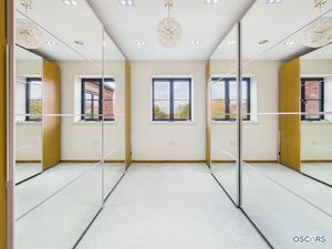 Photo 16- click for photo gallery